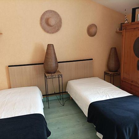 Bed and Breakfast Chez Pierre Et Caroline Ле-Эрбье Экстерьер фото